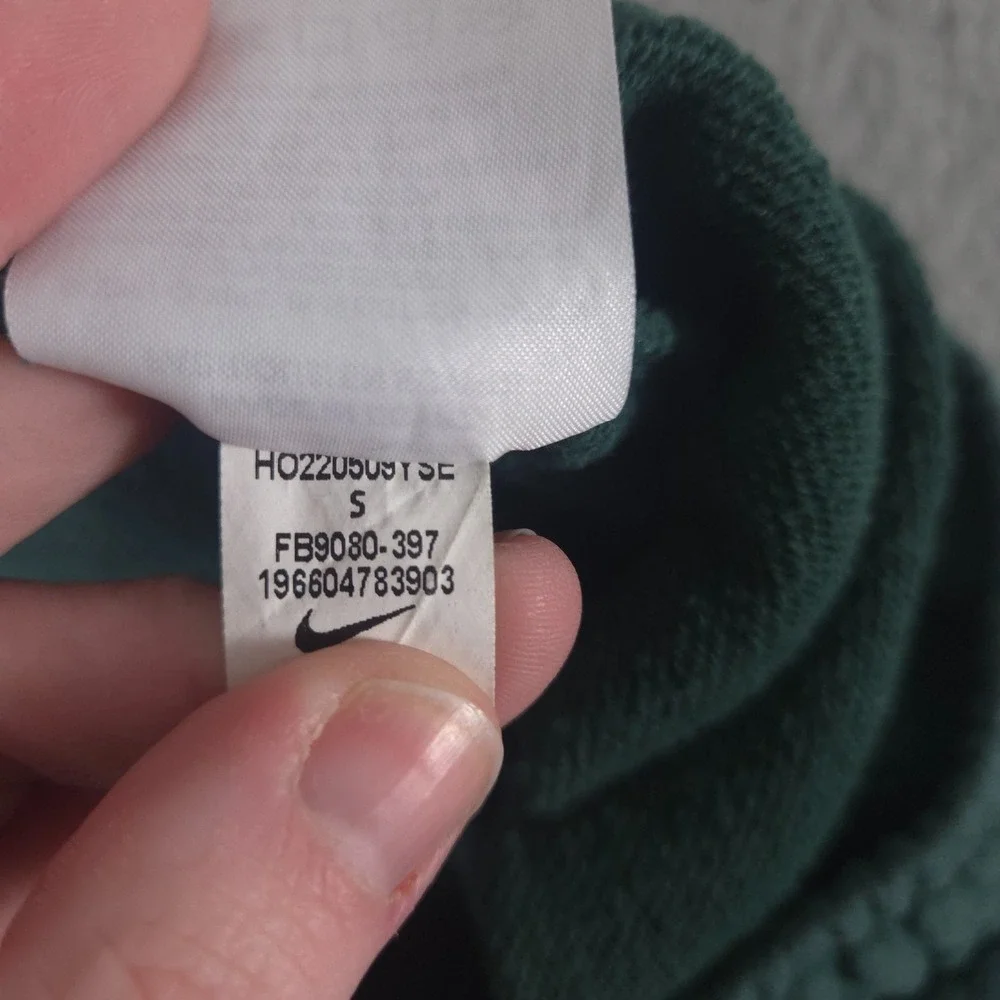 Nike used excellent